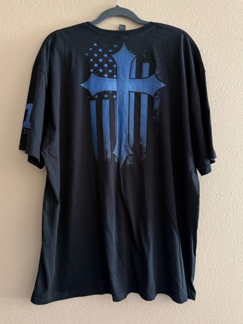 New, Mens Cross T-Shirt Black & Blue, Size XXL